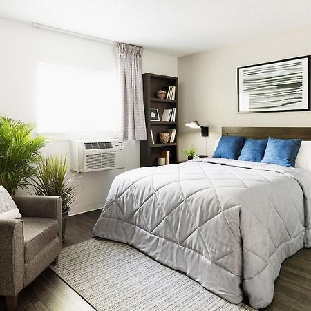 Intown Suites Extended Stay Indianapolis In -I70 Post Drive エクステリア 写真